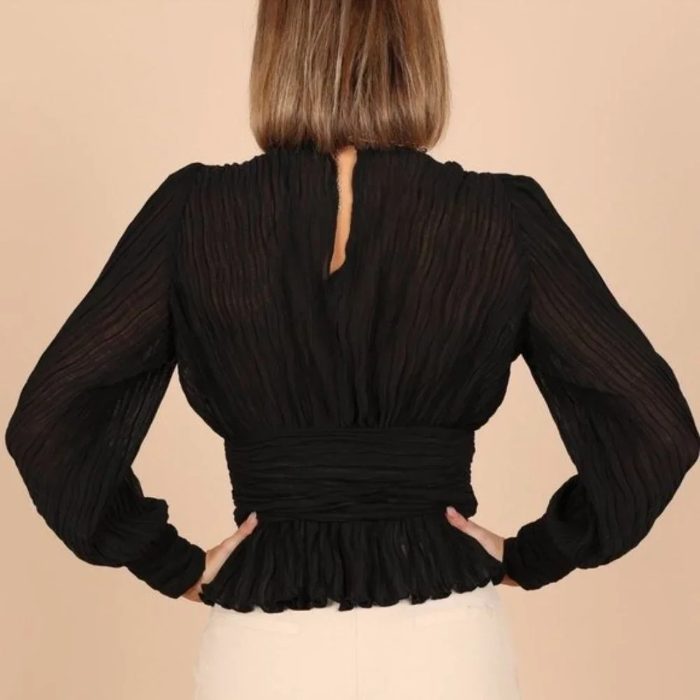 Petal & Pup | NEW Delilah Pleated V Neck Top in Black Size S - Picture 2 of 11